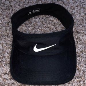 NIKE Featherlight Visor